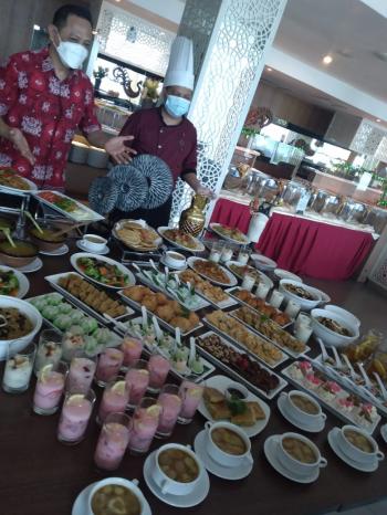 Nikmati Berbuka Puasa Di EMERSIA Hotel Sepuasnya